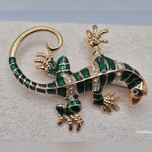 Green Enamel & Rhinestone Lizard Salamander Brooch Gold-Tone Pin